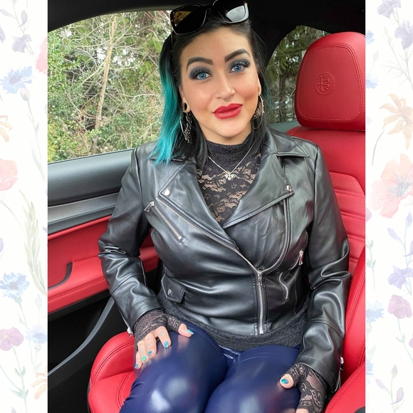 Meet your Posher, Rosa - Picture 10 of 16